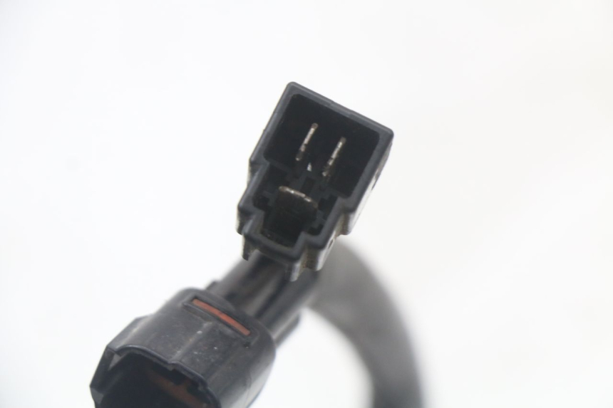 photo de REGOLATORE SUZUKI GSR 750 (2011 - 2017) - Dettagli dei punti di fissaggio