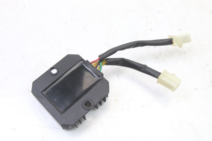 photo de REGOLATORE DI CARICA SYM FIDDLE 3 III 125 (2014 - 2020) - Altra angolazione