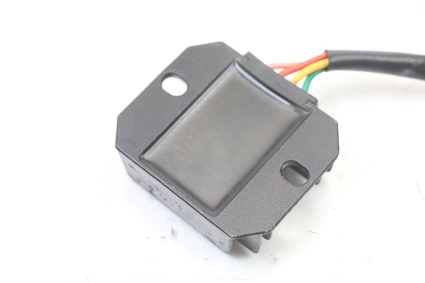 photo de REGOLATORE DI CARICA SYM JET 14 4T 50 (2018 - 2022) - Primo piano tecnico