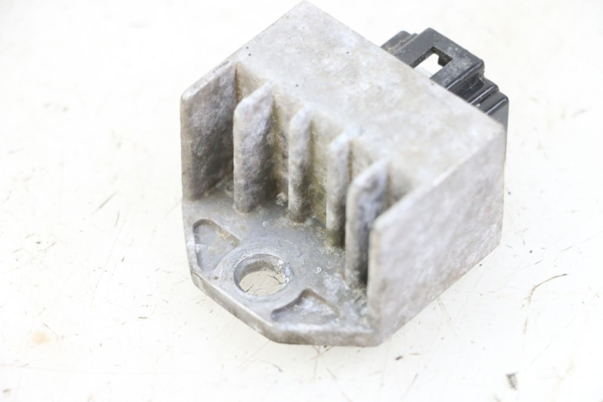 photo de REGOLATORE DI CARICA SYM ORBIT 2 4T 50 (2008 - 2017) - Altra angolazione