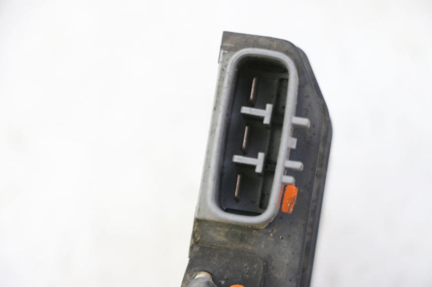 photo de REGOLATORE DI CARICA YAMAHA TDM ABS 900 (2002 - 2014) - Zoom sullo stato d'uso