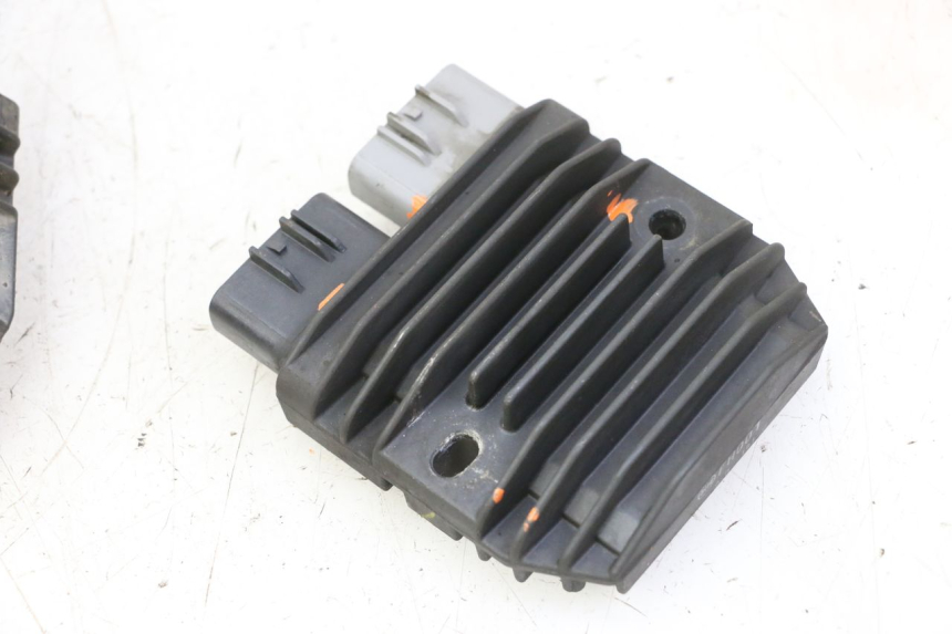 photo de REGOLATORE DI CARICA YAMAHA TDM ABS 900 (2002 - 2014) - Stato della superficie e materiale