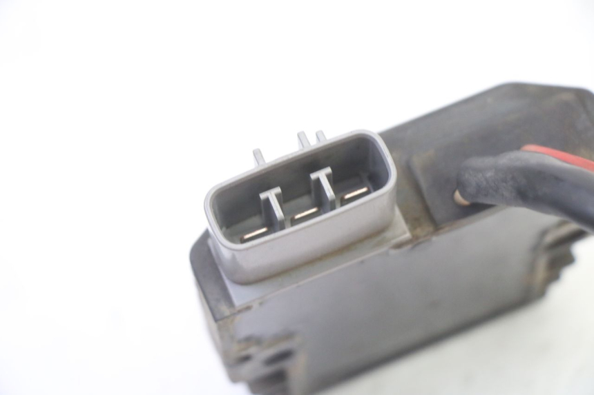 photo de REGOLATORE DI CARICA YAMAHA TDM ABS 900 (2002 - 2014) - Primo piano tecnico