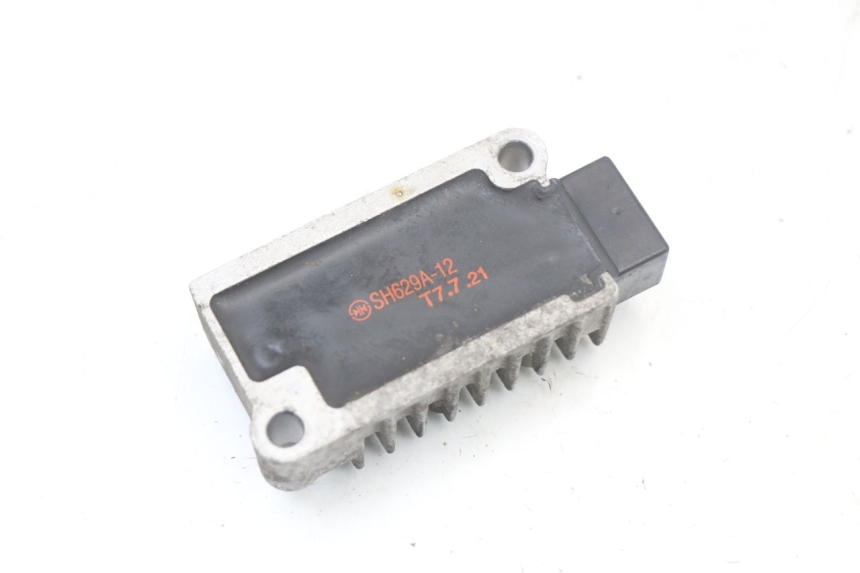 photo de REGOLATORE DI CARICA YAMAHA TDR DELTABOX 125 (1997 - 2003) - Altra angolazione