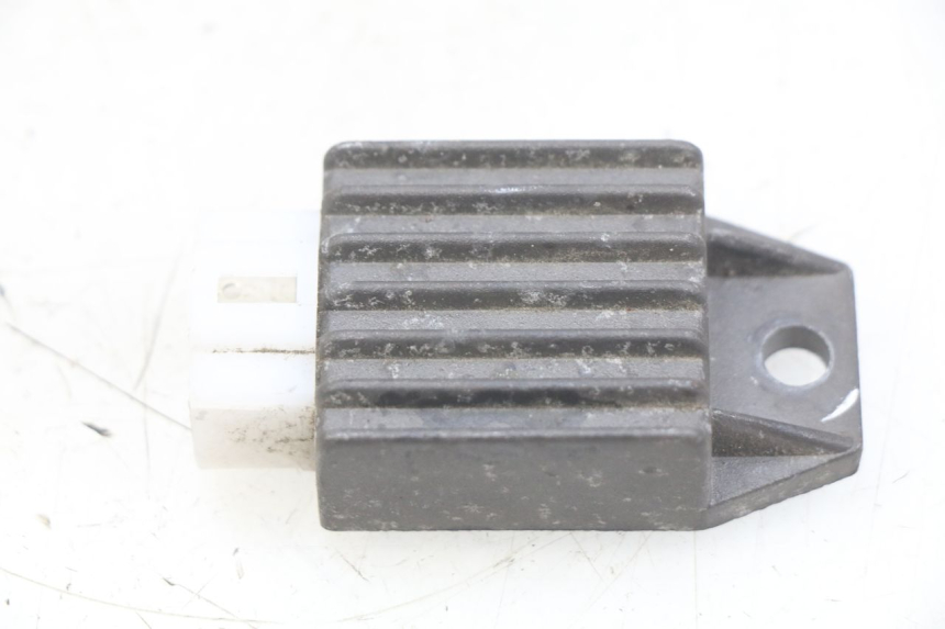 photo de REGOLATORE DI CARICA PEUGEOT TKR TREKKER FURIOUS 50 (2005 - 2014) - Vista principale