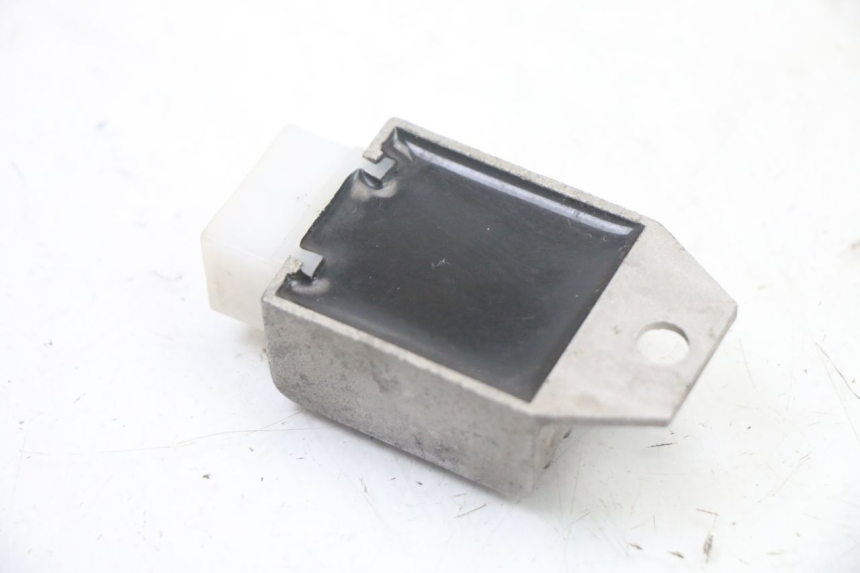 photo de REGOLATORE DI CARICA TNT MOTOR ROMA 10' 2T 50 (2011 - 2018) - Altra angolazione