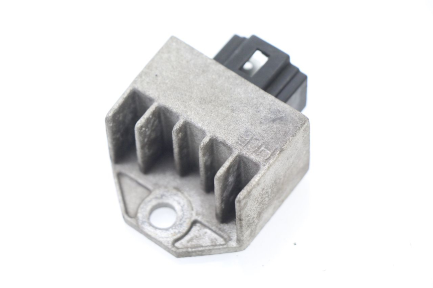 photo de Regolatore di carica SYM TONIK 125 (2010 - 2014) - Vista principale