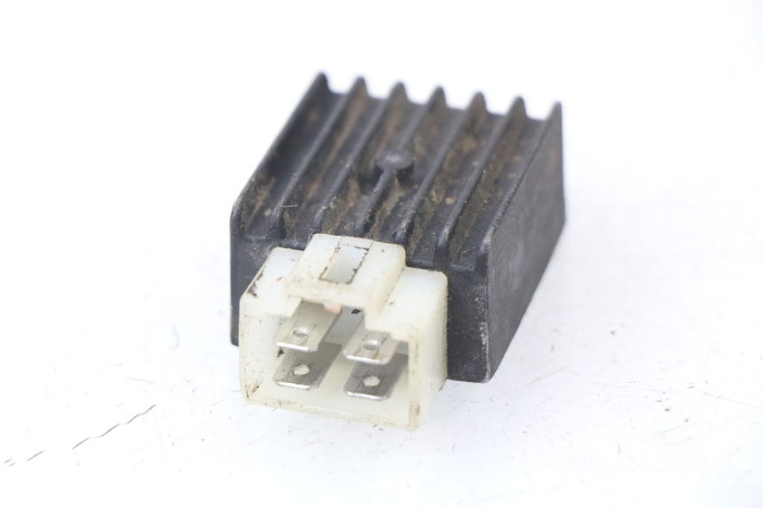 photo de Regolatore di carica PEUGEOT TREKKER TKR 50 (2005 - 2014) - Dettaglio del componente