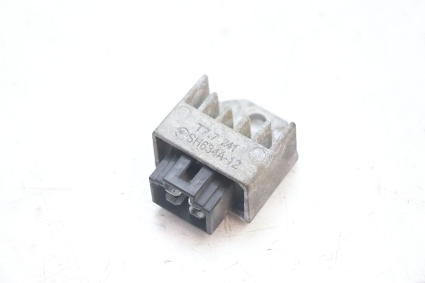 photo de REGOLATORE DI CARICA PEUGEOT TREKKER 50 (1995 - 2004) - Vista principale