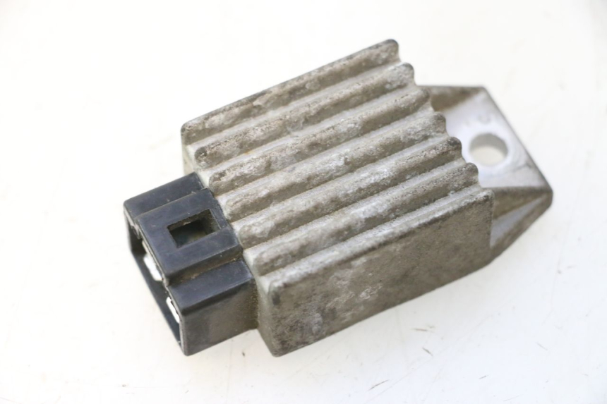 photo de REGOLATORE DI CARICA PEUGEOT TREKKER 50 (1995 - 2004) - Vista principale