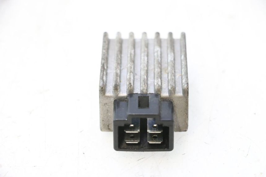 photo de REGOLATORE DI CARICA PEUGEOT TREKKER 50 (1995 - 2004) - Altra angolazione