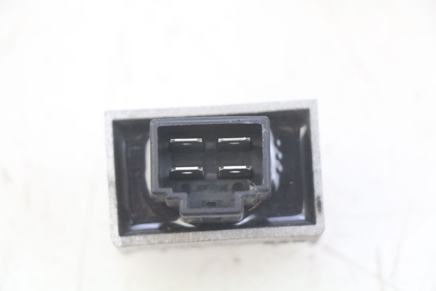 photo de REGOLATORE DI CARICA PEUGEOT TWEET 4T 50 (2010 - 2014) - Zoom sullo stato d'uso