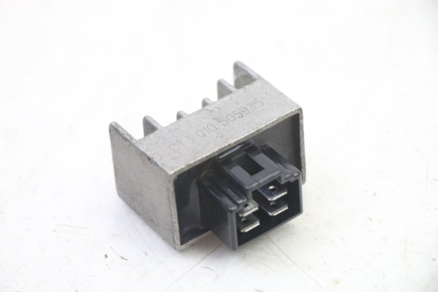 photo de REGOLATORE DI CARICA PEUGEOT TWEET 4T 50 (2014 - 2019) - Dettaglio del componente