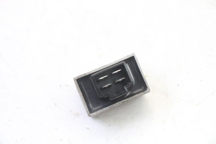 photo de REGOLATORE DI CARICA PEUGEOT TWEET 4T 50 (2014 - 2019) - Primo piano tecnico