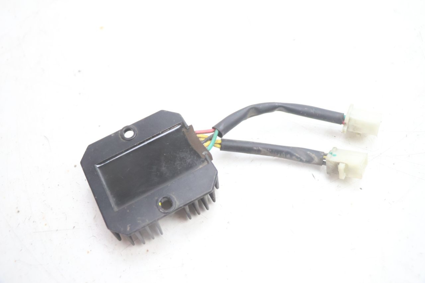 photo de REGOLATORE DI CARICA PEUGEOT TWEET 4T 50 (2018 - 2022) - Altra angolazione