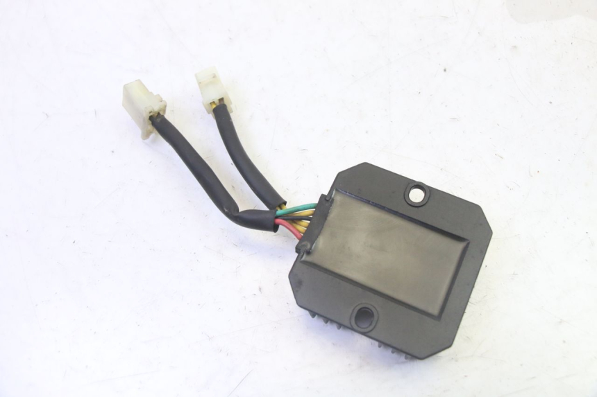 photo de REGOLATORE PEUGEOT TWEET PRO CARGO 50 (2018 - 2022) - Zoom sullo stato d'uso