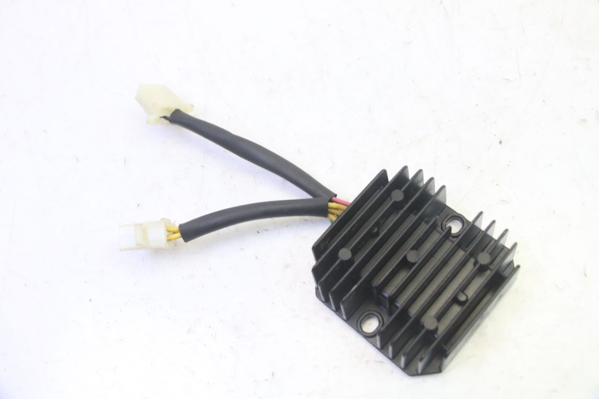 photo de REGOLATORE PEUGEOT TWEET PRO EFI 4T 50 (2021 - 2022) - Vista principale