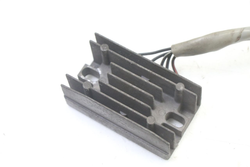 photo de REGOLATORE DI CARICA SUZUKI UH BURGMAN 125 (2002 - 2006) - Dettaglio del componente