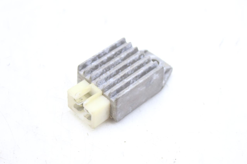 photo de REGOLATORE DI CARICA PEUGEOT V-CLIC VCLIC 50 (2007 - 2013) - Dettaglio del componente