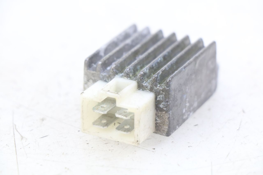 photo de REGOLATORE DI CARICA PEUGEOT V-CLIC VCLIC 50 (2007 - 2013) - Dettaglio del componente