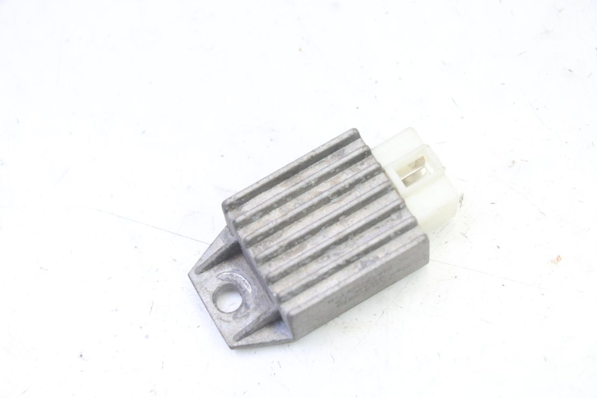 photo de REGOLATORE DI CARICA PEUGEOT V-CLIC VCLIC 50 (2007 - 2013) - Vista principale