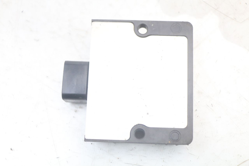 photo de REGOLATORE DI CARICA KAWASAKI VERSYS ABS 650 (2015 - 2018) - Primo piano tecnico