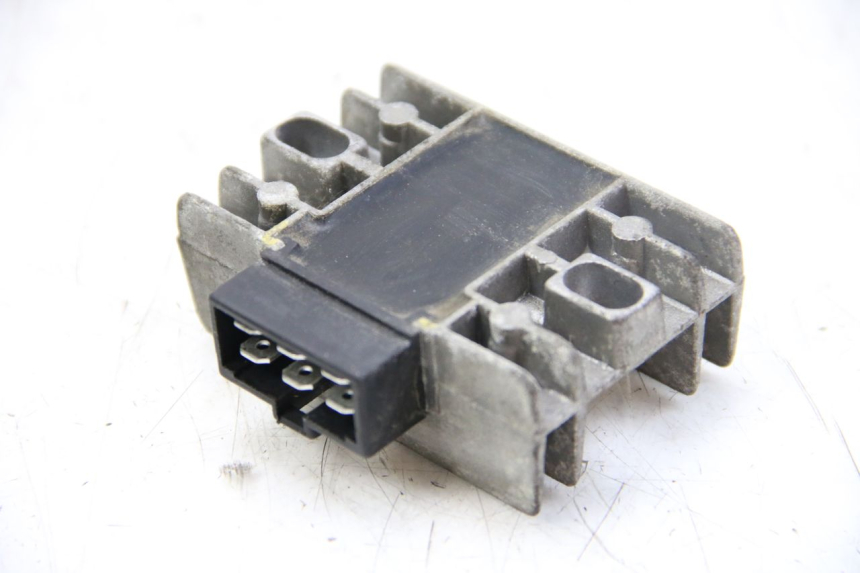 photo de REGOLATORE DI CARICA PIAGGIO VESPA GRANTURISMO 125 (2003 - 2007) - Zoom sullo stato d'uso