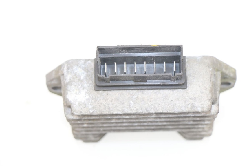 photo de REGOLATORE DI CARICA PIAGGIO VESPA LX 2T 50 (2005 - 2013) - Altra angolazione