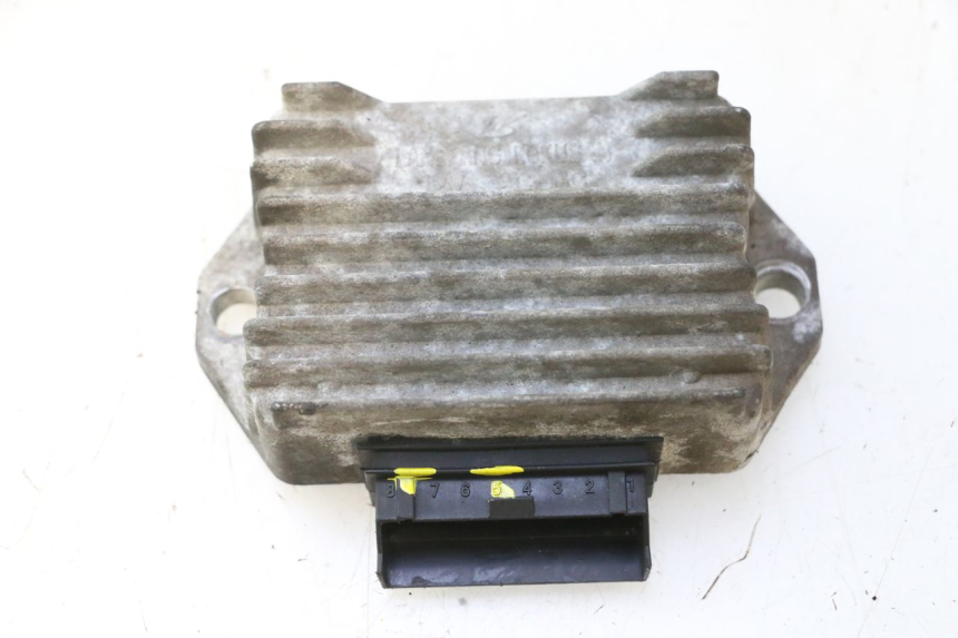 photo de REGOLATORE DI CARICA PIAGGIO VESPA LX 2T 50 (2005 - 2013) - Vista principale