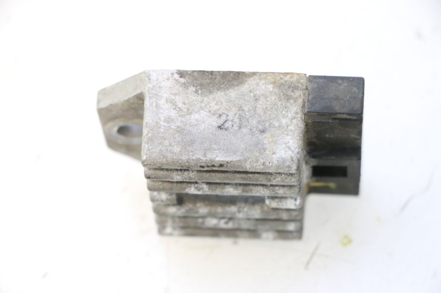 photo de REGOLATORE DI CARICA PIAGGIO VESPA PRIMAVERA 2T 50 (2013 - 2018) - Primo piano tecnico