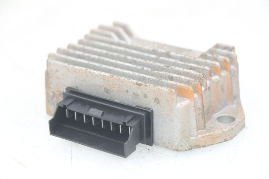 photo de REGOLATORE DI CARICA PIAGGIO VESPA S 2T 50 (2007 - 2014) - Vista principale