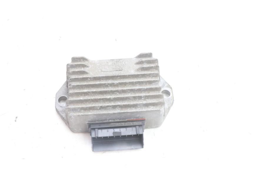 photo de REGOLATORE DI CARICA PIAGGIO VESPA S 2T 50 (2007 - 2014) - Vista principale