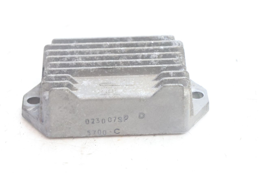photo de REGOLATORE DI CARICA PIAGGIO VESPA S 2T 50 (2007 - 2014) - Primo piano tecnico