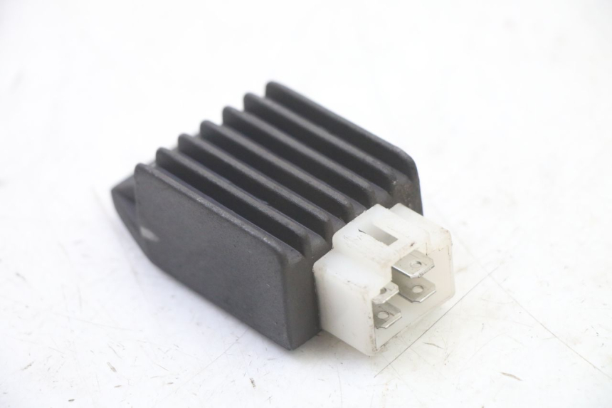 photo de REGOLATORE DI CARICA PEUGEOT VIVACITY NEW 2T 50 (2008 - 2017) - Dettaglio del componente