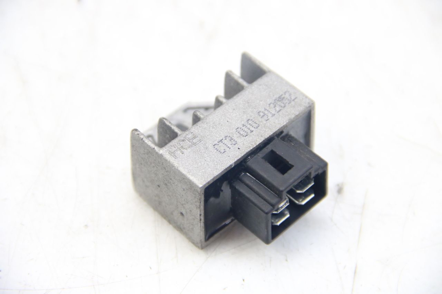 photo de REGOLATORE DI CARICA PEUGEOT VIVACITY NEW 4T 50 (2008 - 2017) - Vista principale