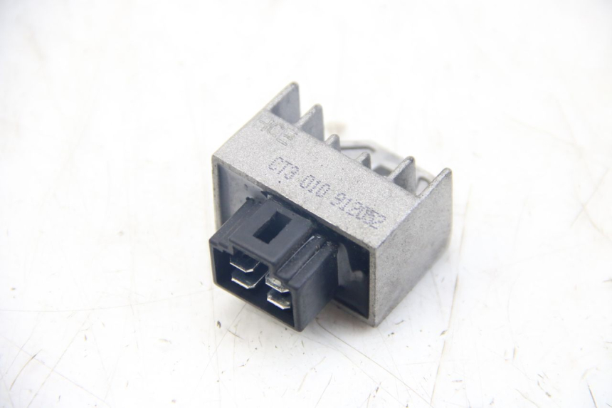 photo de REGOLATORE DI CARICA PEUGEOT VIVACITY NEW 4T 50 (2008 - 2017) - Dettaglio del componente