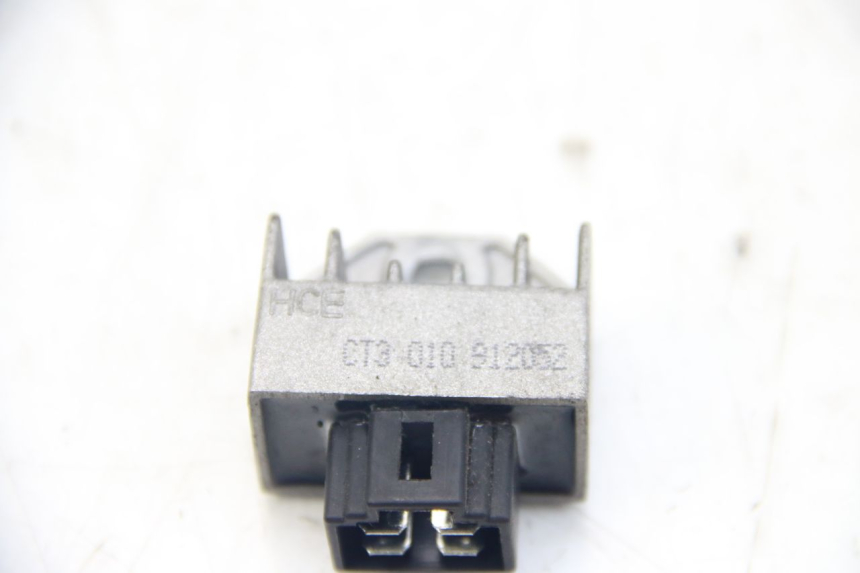 photo de REGOLATORE DI CARICA PEUGEOT VIVACITY NEW 4T 50 (2008 - 2017) - Altra angolazione