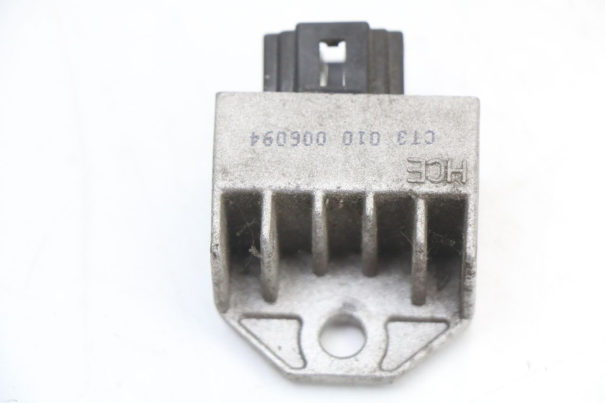 photo de REGOLATORE DI CARICA PEUGEOT VIVACITY NEW 4T 50 (2008 - 2017) - Dettaglio del componente