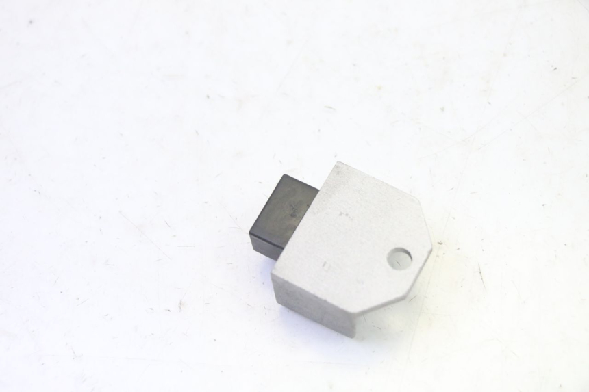 photo de REGOLATORE DI CARICA PEUGEOT VIVACITY NEW 4T 50 (2008 - 2017) - Altra angolazione