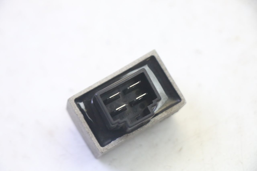 photo de REGOLATORE DI CARICA PEUGEOT VIVACITY NEW 4T 50 (2008 - 2017) - Zoom sullo stato d'uso