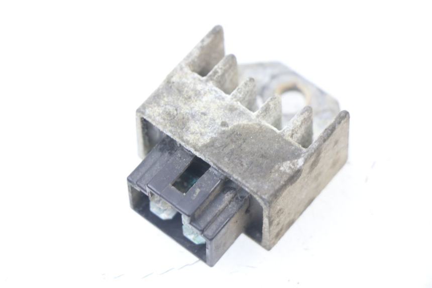 photo de REGOLATORE DI CARICA PEUGEOT VIVACITY 50 (2004 - 2009) - Altra angolazione