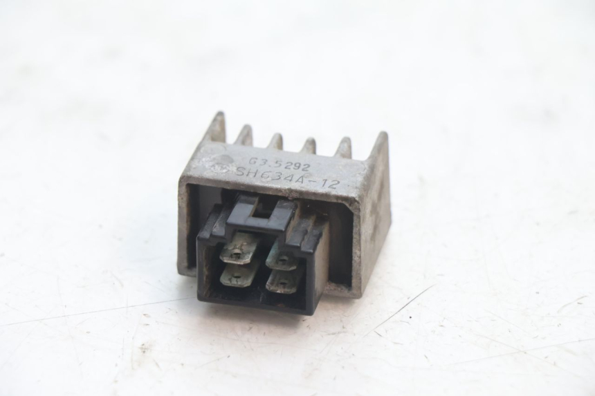 photo de REGOLATORE DI CARICA PEUGEOT VIVACITY 50 (1998 - 2003) - Dettaglio del componente
