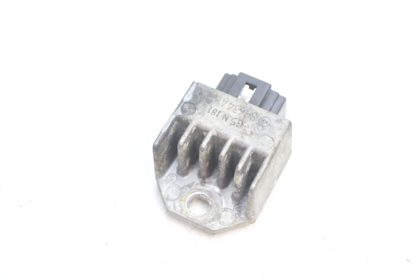 photo de REGOLATORE DI CARICA PEUGEOT VIVACITY 50 (2004 - 2009) - Dettaglio del componente