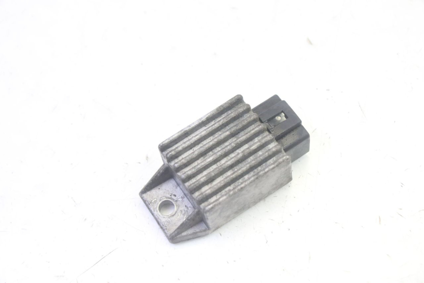 photo de Regolatore di carica PEUGEOT VIVACITY 100 (1999 - 2008) - Zoom sullo stato d'uso