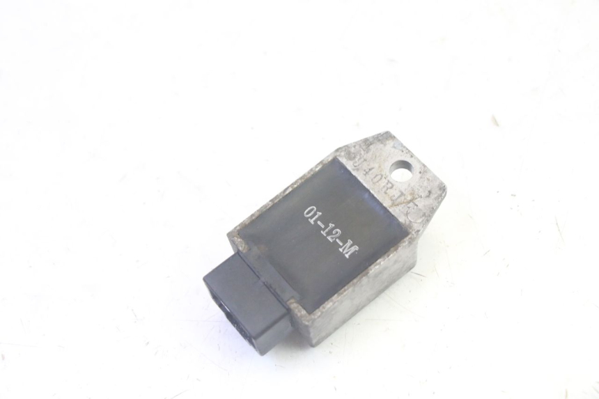 photo de Regolatore di carica PEUGEOT VIVACITY 100 (1999 - 2008) - Altra angolazione