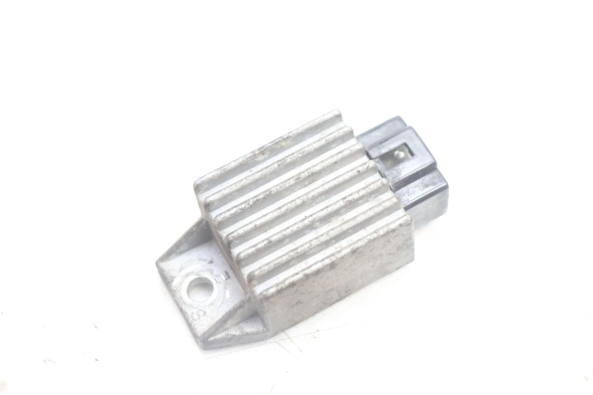 photo de Regolatore di carica PEUGEOT VIVACITY 100 (1999 - 2008) - Dettaglio del componente