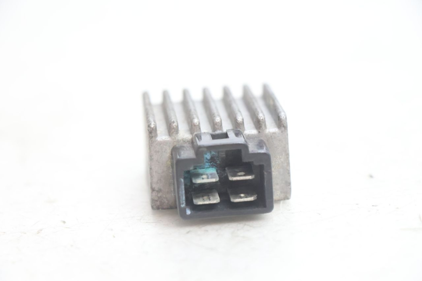 photo de Regolatore di carica PEUGEOT VIVACITY 100 (1999 - 2008) - Zoom sullo stato d'uso