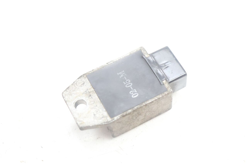 photo de Regolatore di carica PEUGEOT VIVACITY 100 (1999 - 2008) - Altra angolazione