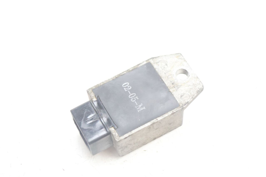 photo de Regolatore di carica PEUGEOT VIVACITY 100 (1999 - 2008) - Primo piano tecnico