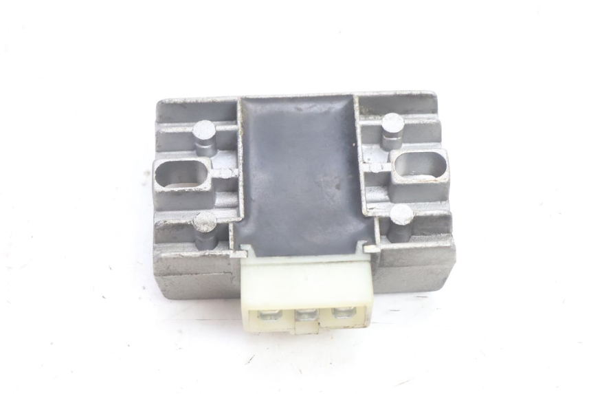 photo de REGOLATORE DAELIM VJ ROADWIN 125 (2004 - 2007) - Primo piano tecnico